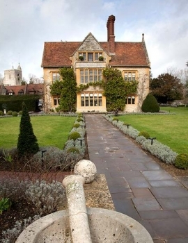 Commercial: Property grounds