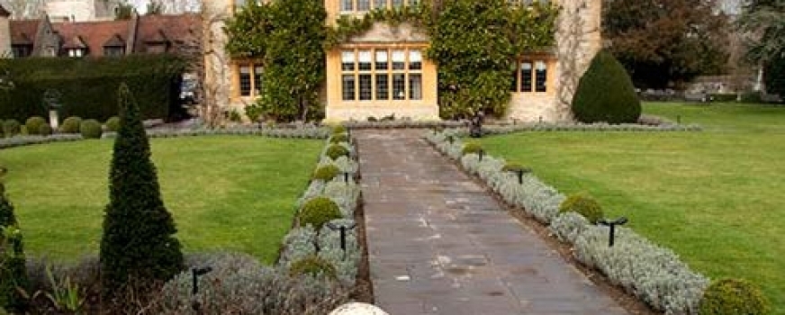 Commercial: Property grounds